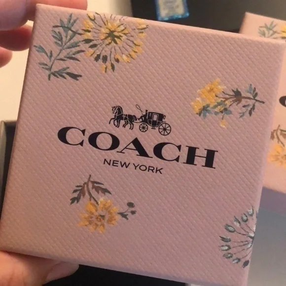 Coach Pearl Stud Earrings with Gold Accents – Gift Box – NWT - Picture 2 of 2